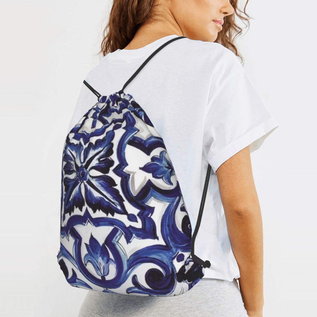 Mochilas azules con estampado  - Tile Bag Drawstring reseña y precio